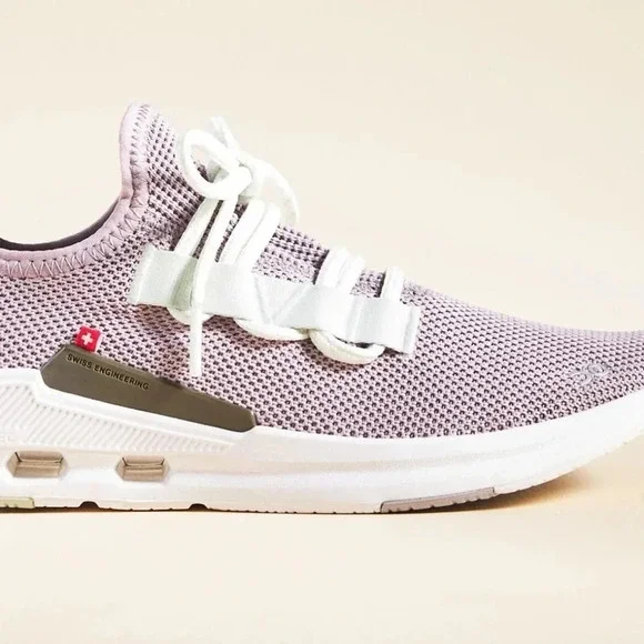 NWT ON Cloudesy Sneaker  Heron/Aloe 8 - Picture 2 of 5